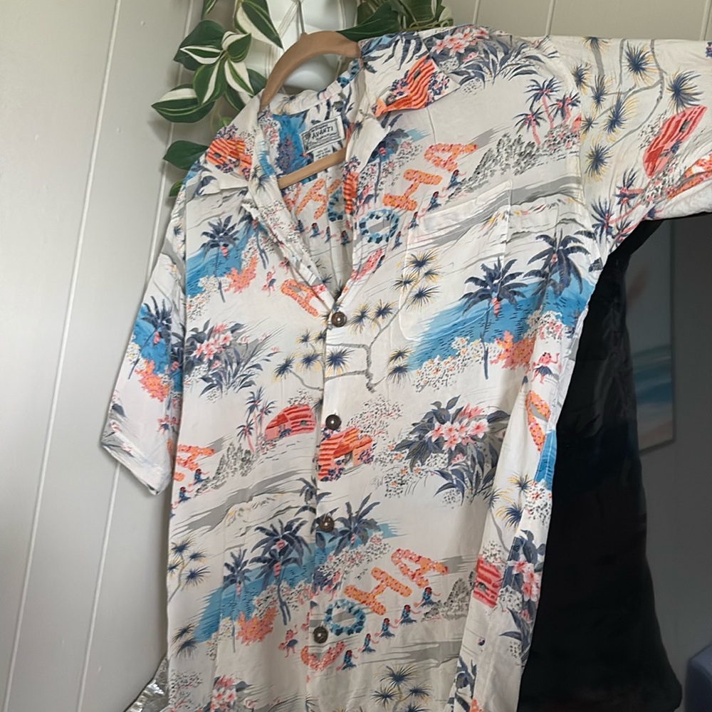 Super comfy Avanti Original Men’s aloha shirt | 100% silk from Hawaii